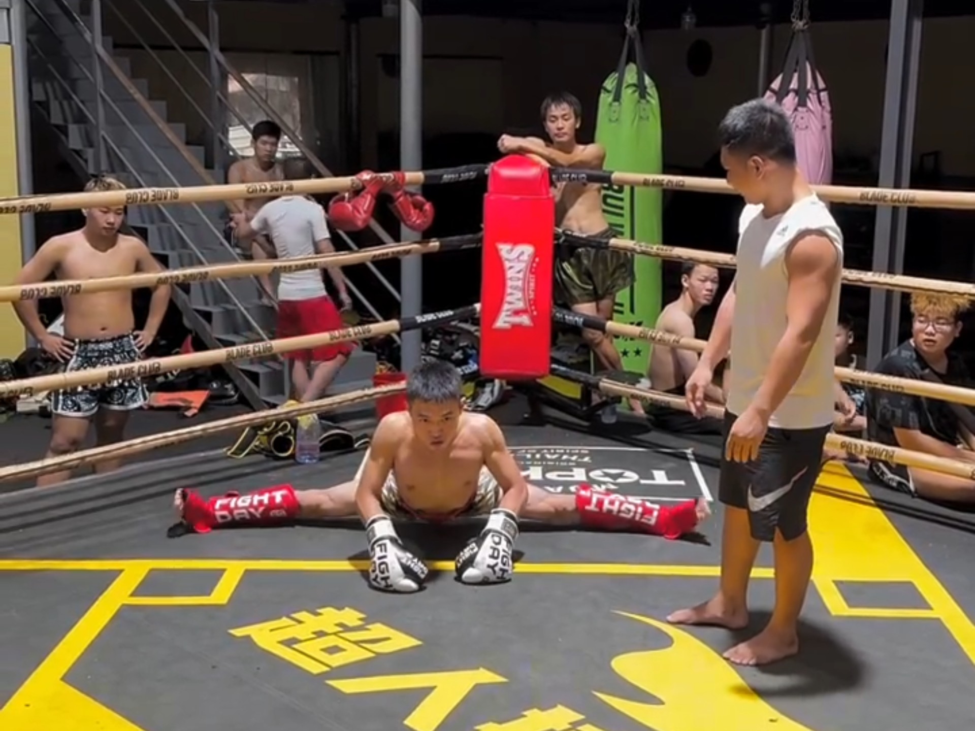 包含无惧挑战!运动员们用实力回击的词条 包含无惧挑战!运动员们用实力回击的词条