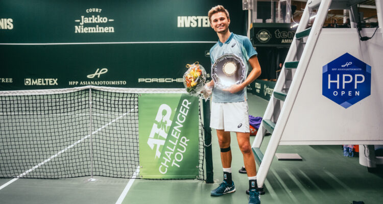 瑞士运动员勇夺冠军,令人惊叹 瑞士运动员勇夺冠军,令人惊叹