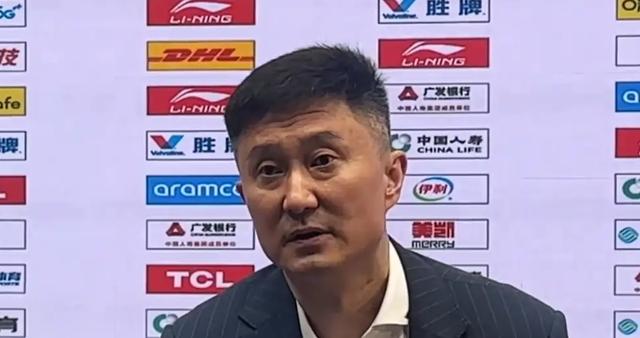 爱游戏体育下载-广东队在CBA季后赛中打出三杀，被誉为教练席炸锅