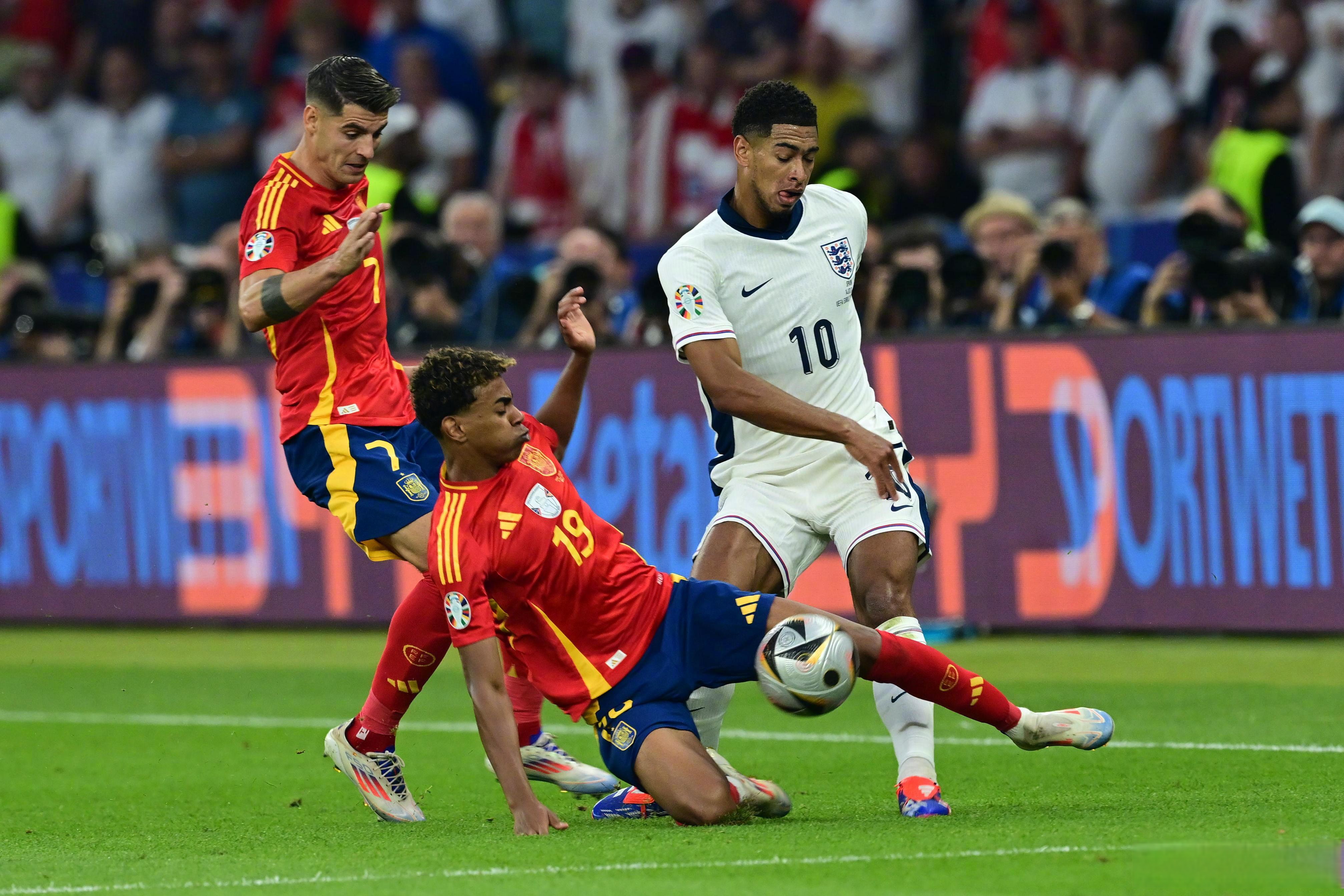 西班牙队欧预赛夺冠在望,实力得到肯定的简单介绍 西班牙队欧预赛夺冠在望,实力得到肯定的简单介绍