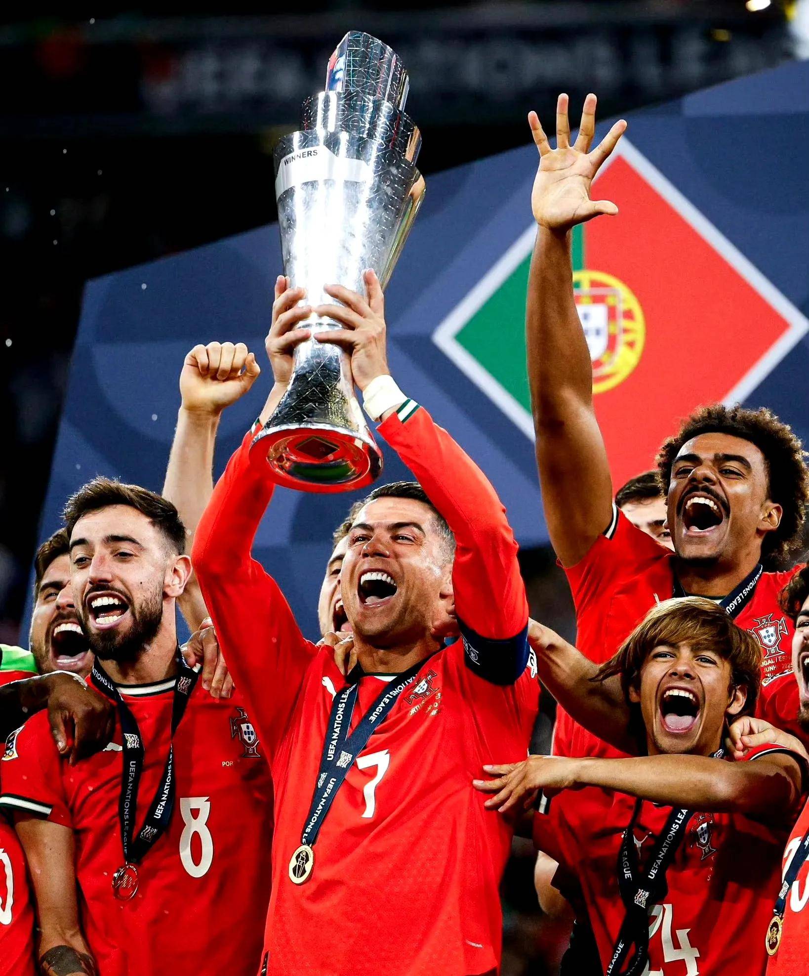 包含梦幻般的欧国联比赛,球员们尽展绝活的词条 包含梦幻般的欧国联比赛,球员们尽展绝活的词条