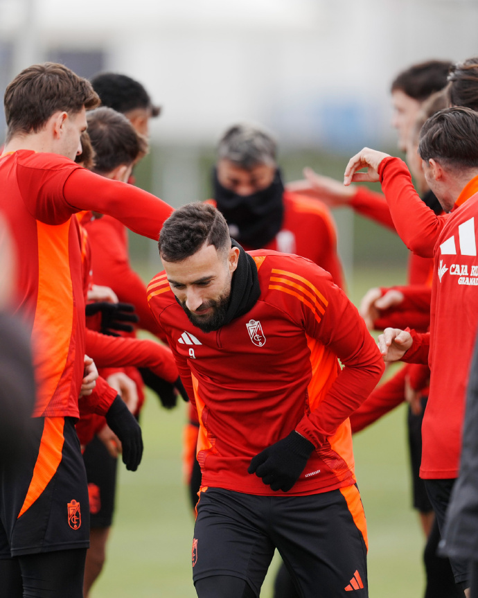 格拉纳达击败西班牙人,获得开门红的简单介绍 格拉纳达击败西班牙人,获得开门红的简单介绍