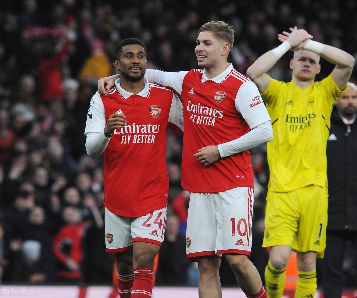 爱游戏官网-阿森纳逆转战胜伯恩茅斯，继续前进