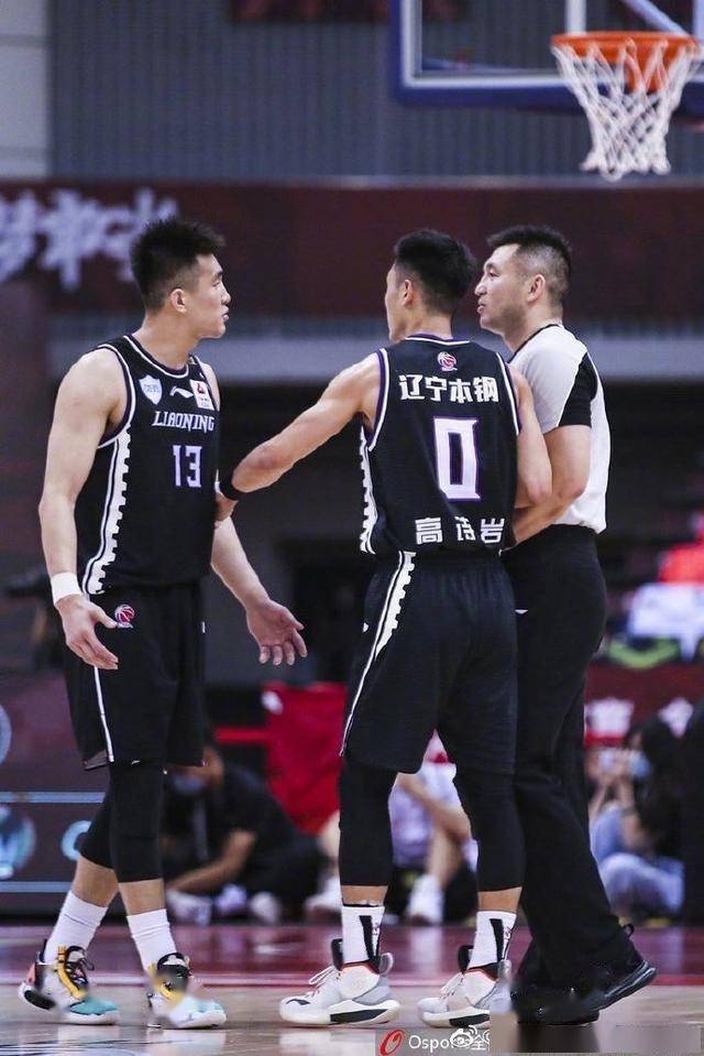 兰斯队外援表现出色,助球队取得胜利的简单介绍 兰斯队外援表现出色,助球队取得胜利的简单介绍