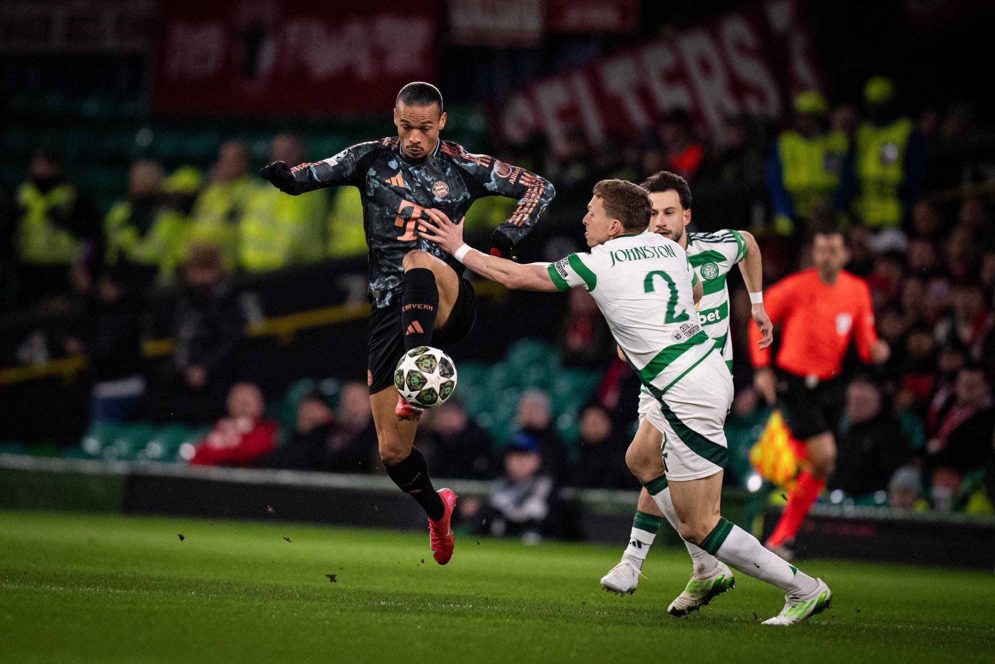 爱游戏官网入口-拜仁慕尼黑成功晋级，四强之梦再次实现