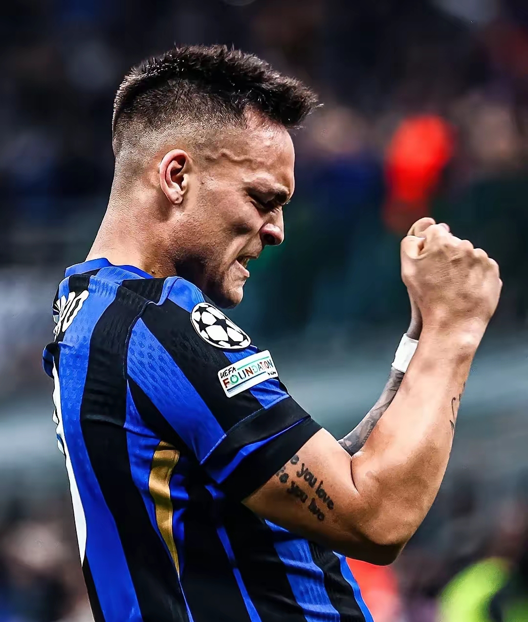 爱游戏网页版入口-包含阿根廷前锋成功复出首秀得分的词条