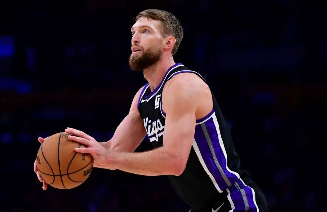 轮番上场轰炸对手，球队实现集体爆发