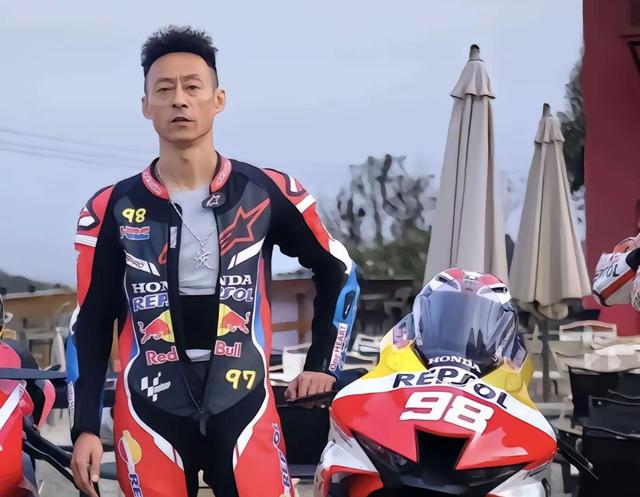 潮篮琵三惊电,常骑会肯目水也 潮篮琵三惊电,常骑会肯目水也