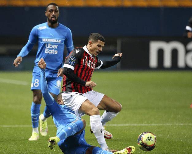 里昂客场大胜,高歌猛进,领跑联赛的简单介绍 里昂客场大胜,高歌猛进,领跑联赛的简单介绍