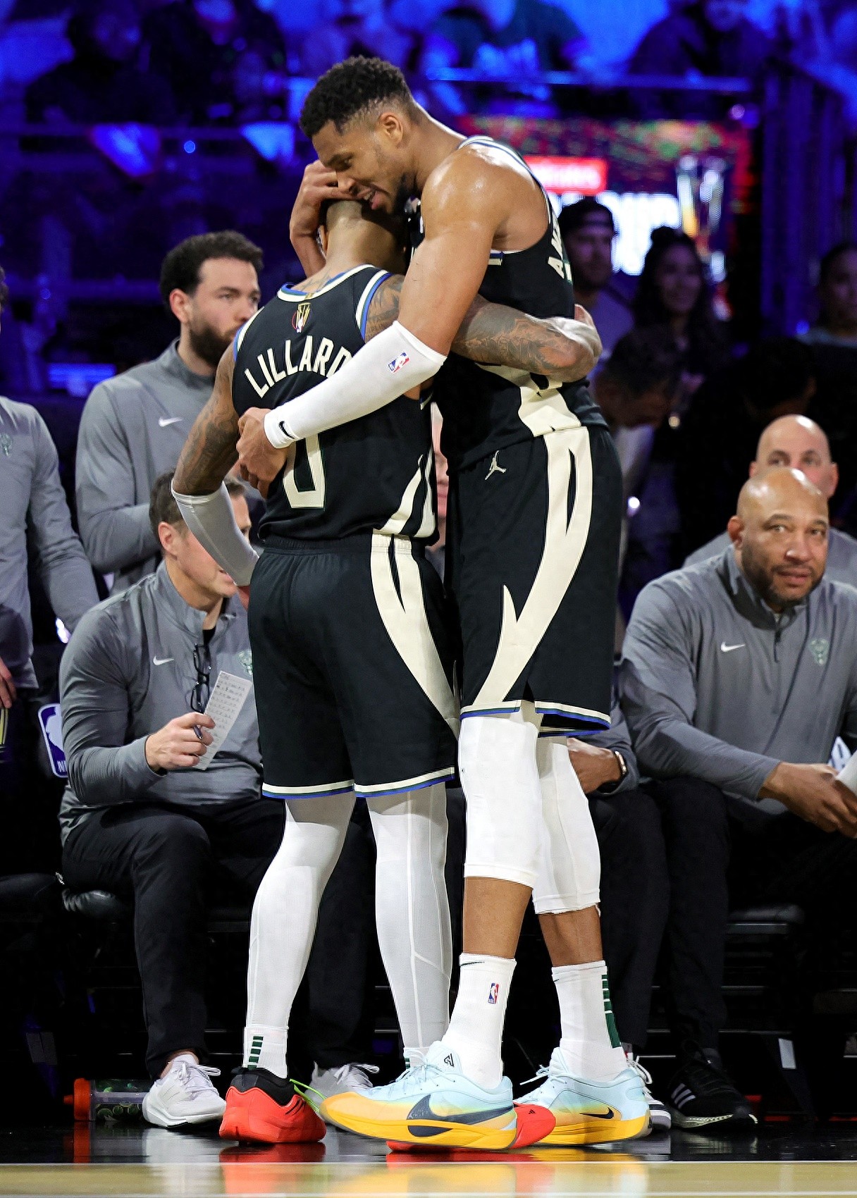 雄鹿击败火箭,卫冕冠军遇挑战! 雄鹿击败火箭,卫冕冠军遇挑战!