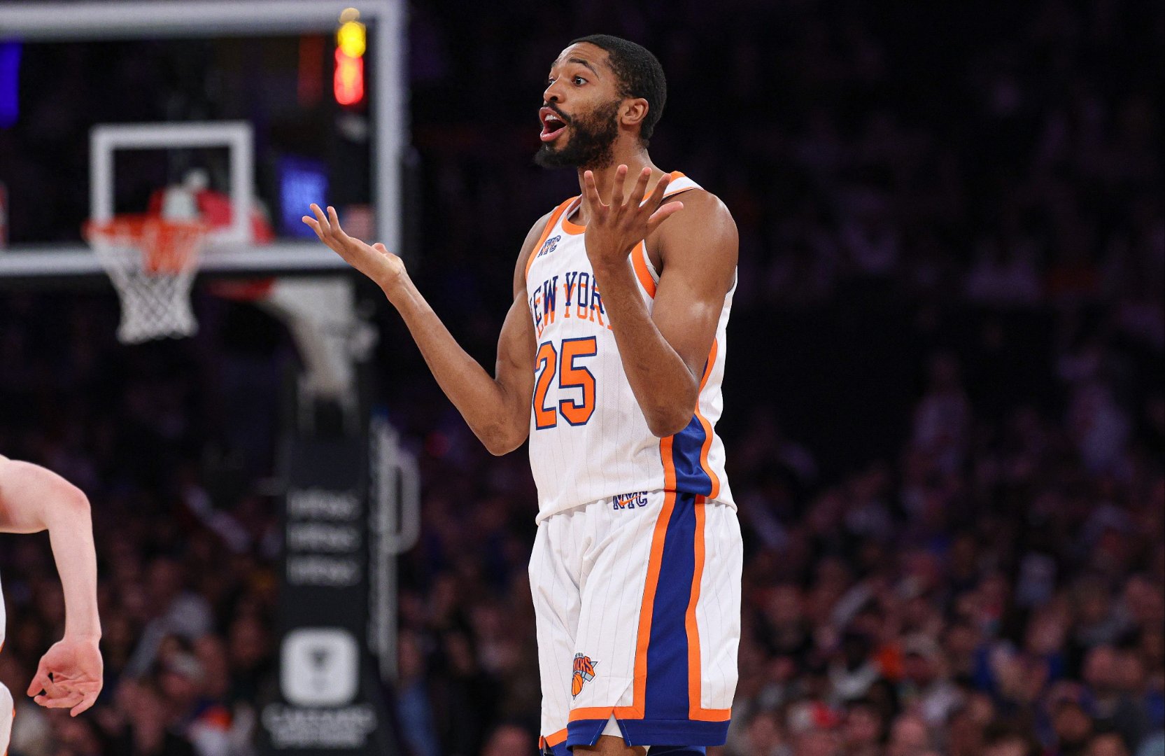 尼克斯惊险战胜篮网,停止三连败 尼克斯惊险战胜篮网,停止三连败